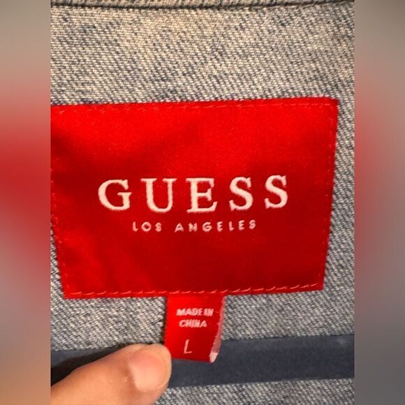 Vintage Guess Jean jacket size L - Picture 4 of 6